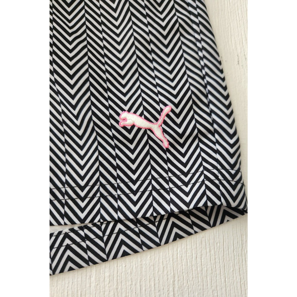 Puma Women's Black & White Geometric Chevron Print Outdoor Short (sample item) - Picture 4 of 8
